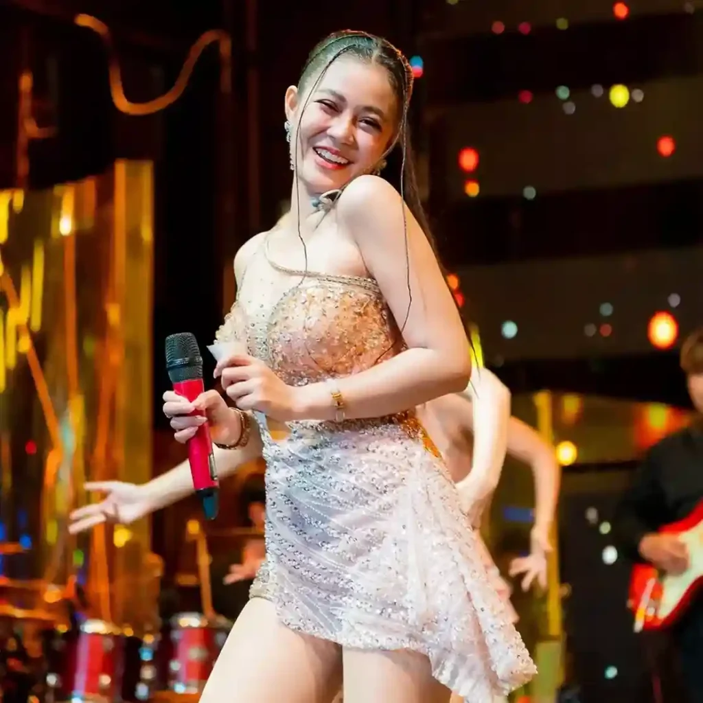 ลำไย ไหทองคำ นักร้องสาวสวย มีเพลงฮิตติดหูมากมาย