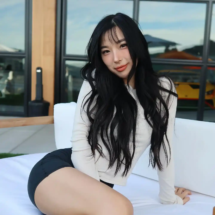 Elle Lee (39)
