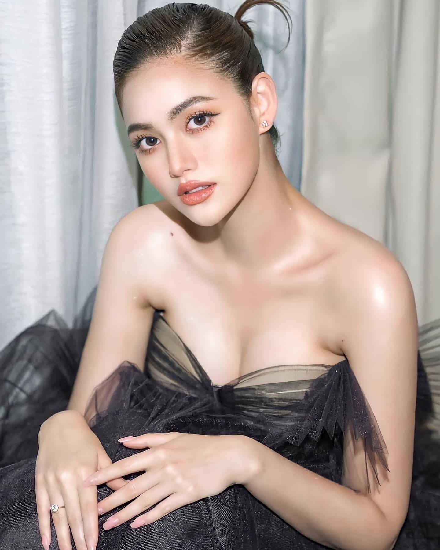 นนนี่ ณัฐชา นางเอกช่อง 8 ลุคเรียบหรูดูแพง